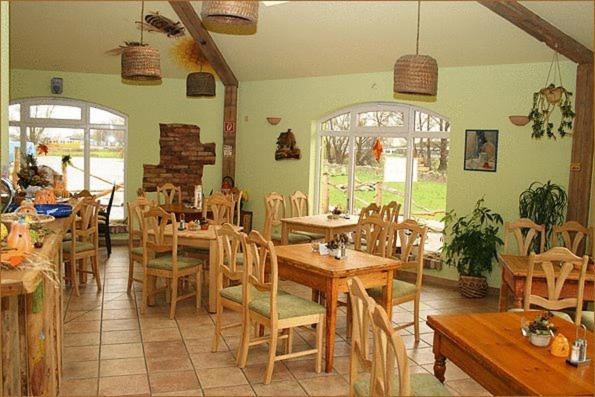 Landhotel Zum Honigdieb 리브니츠 담가르텐 외부 사진