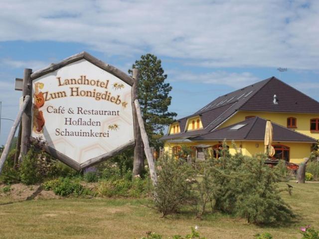 Landhotel Zum Honigdieb 리브니츠 담가르텐 외부 사진